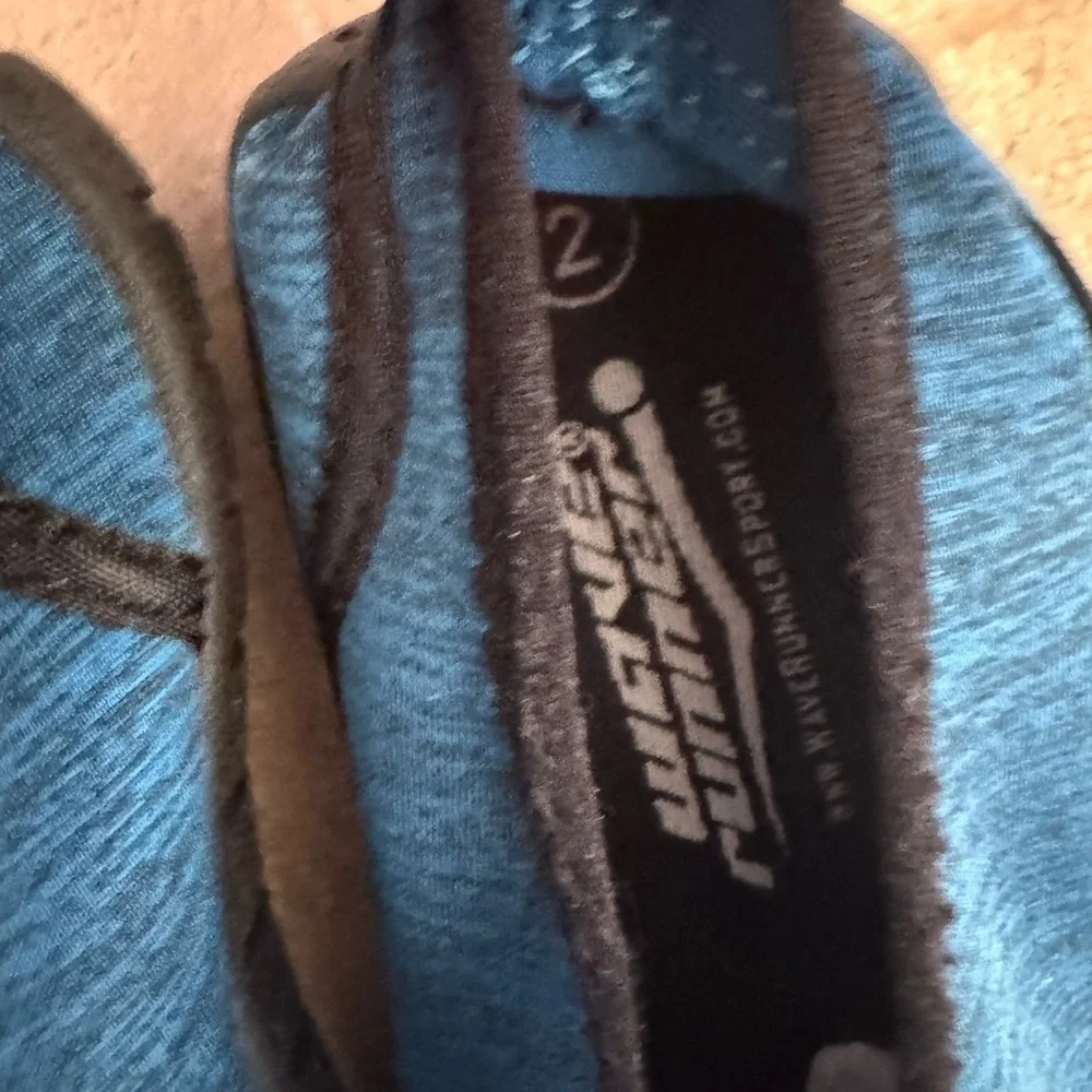 Wave Runner Blue Water Shoes kids size 2